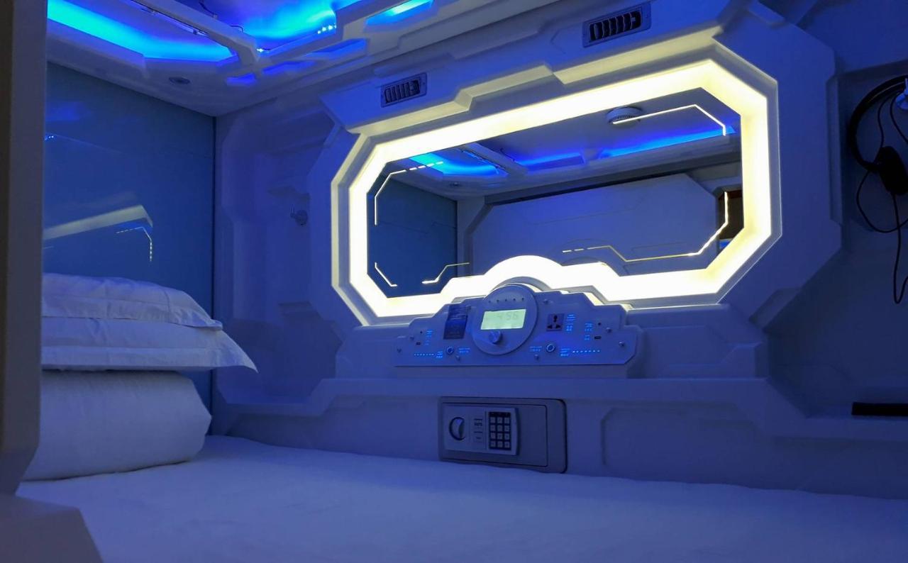 Bestow Capsule Hostel Kuala Lumpur Exterior foto