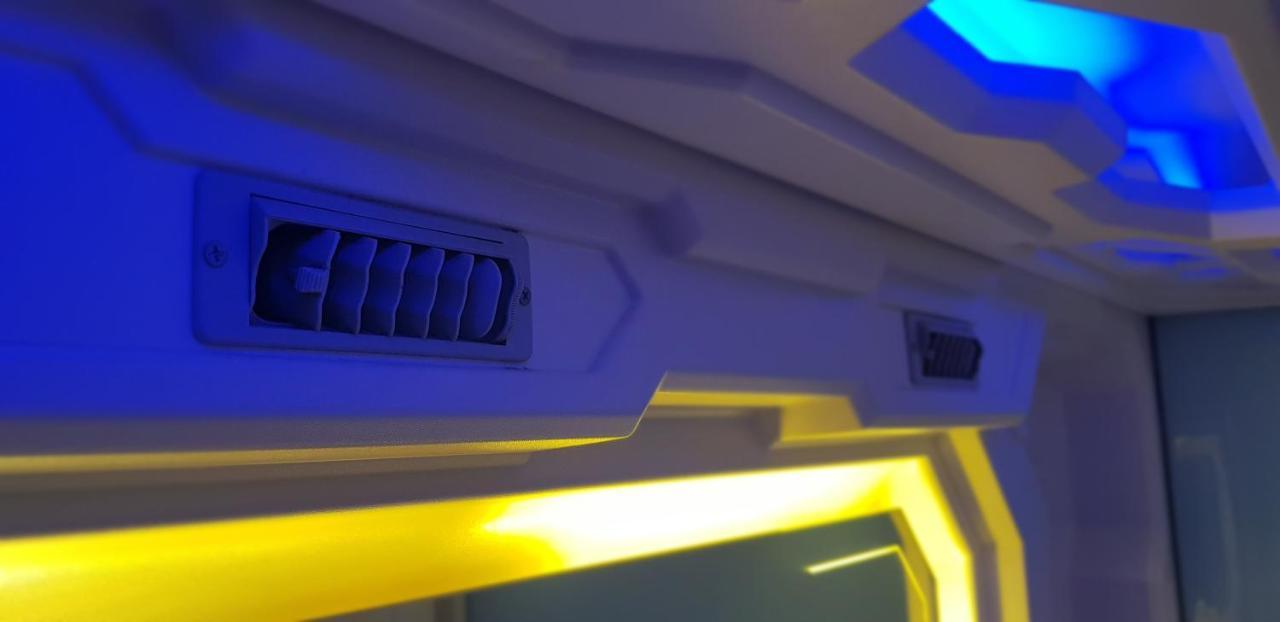 Bestow Capsule Hostel Kuala Lumpur Exterior foto
