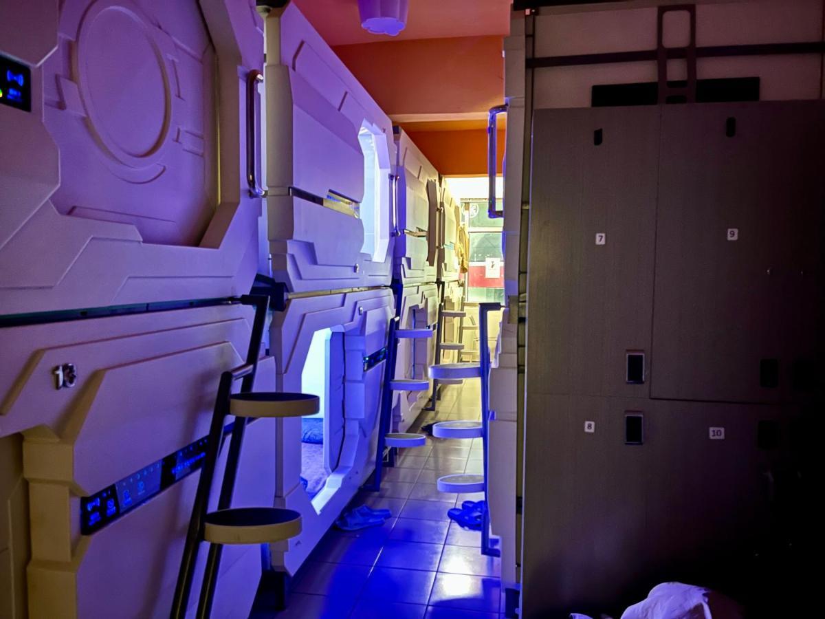 Bestow Capsule Hostel Kuala Lumpur Exterior foto
