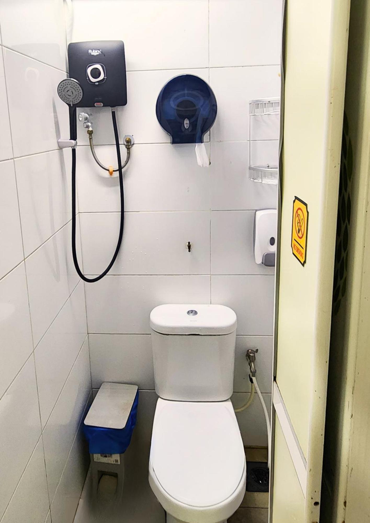 Bestow Capsule Hostel Kuala Lumpur Exterior foto