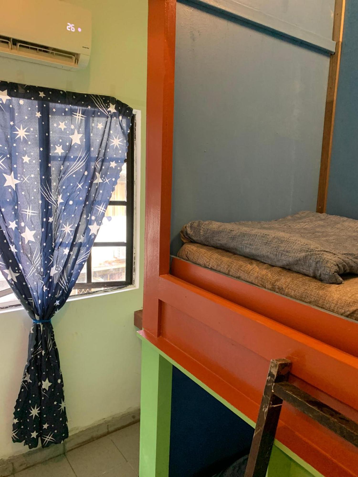 Bestow Capsule Hostel Kuala Lumpur Exterior foto